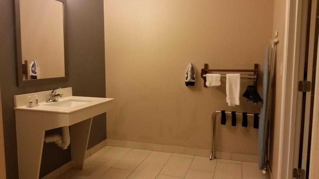 Atria & Hotel 2*